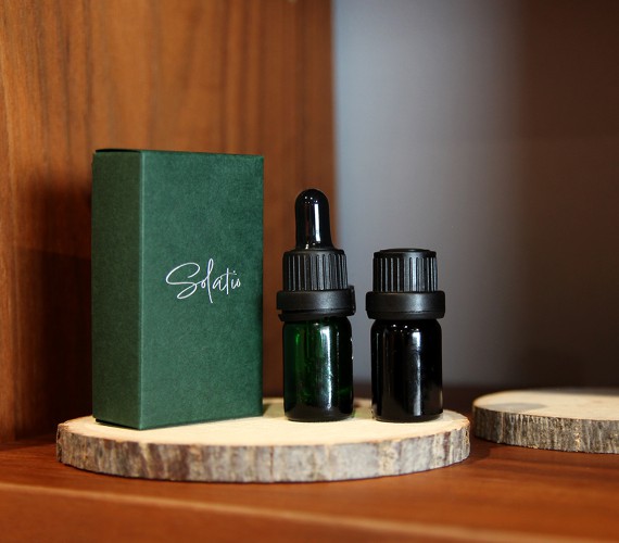 【オリジナルパッケージ 】アロマオイルボトルのパッケージ