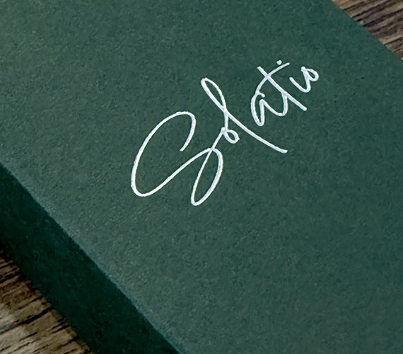 【オリジナルパッケージ 】アロマオイルボトルのパッケージ